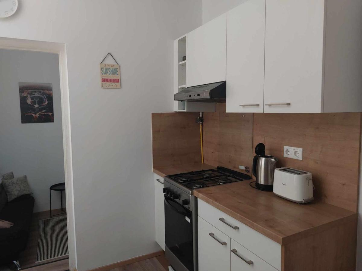 Varfal-Lak Apartman Шопрон Екстер'єр фото