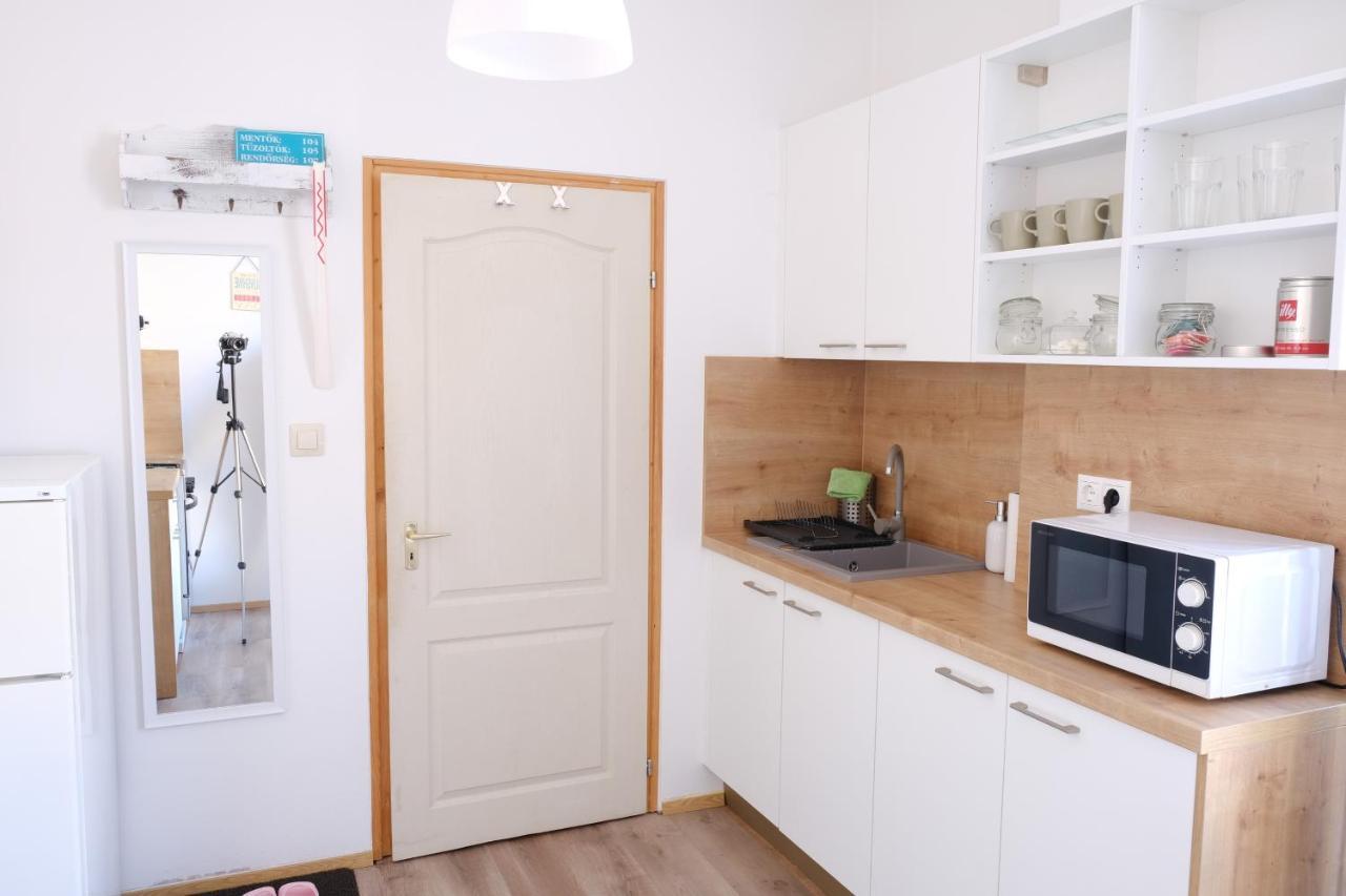 Varfal-Lak Apartman Шопрон Екстер'єр фото