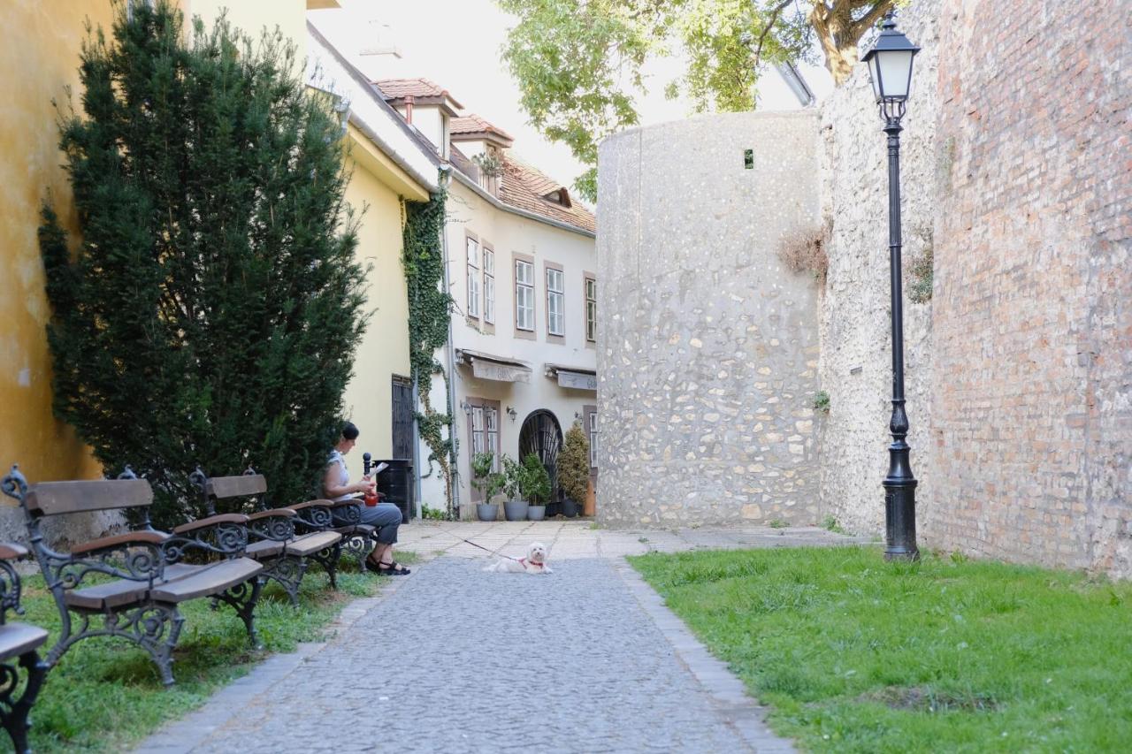 Varfal-Lak Apartman Шопрон Екстер'єр фото