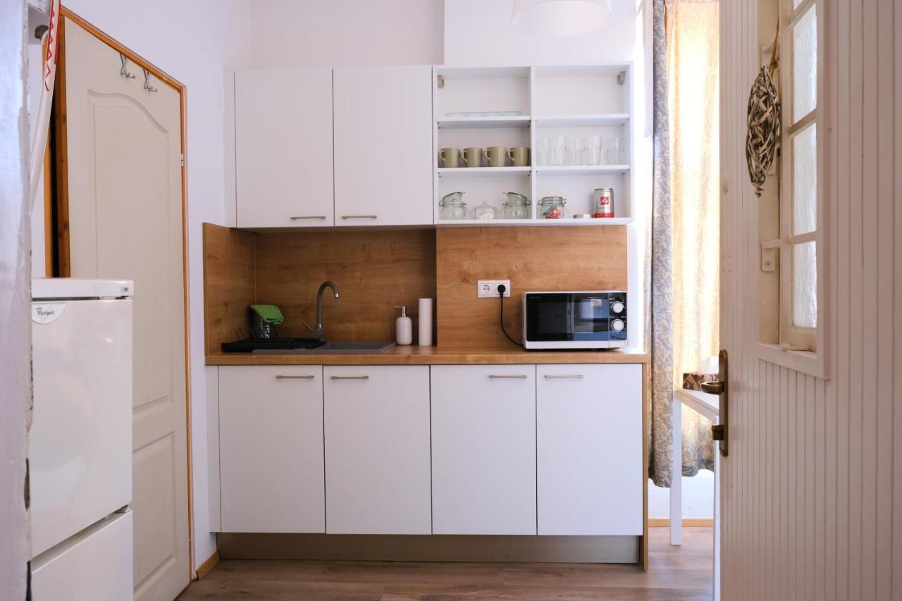 Varfal-Lak Apartman Шопрон Екстер'єр фото