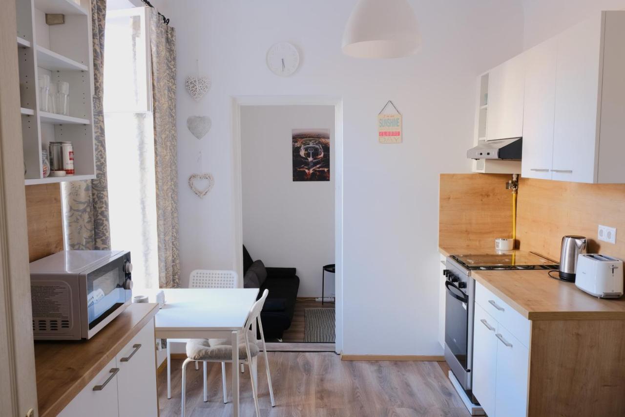 Varfal-Lak Apartman Шопрон Екстер'єр фото